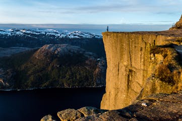 Read this before you go hiking up Preikestolen