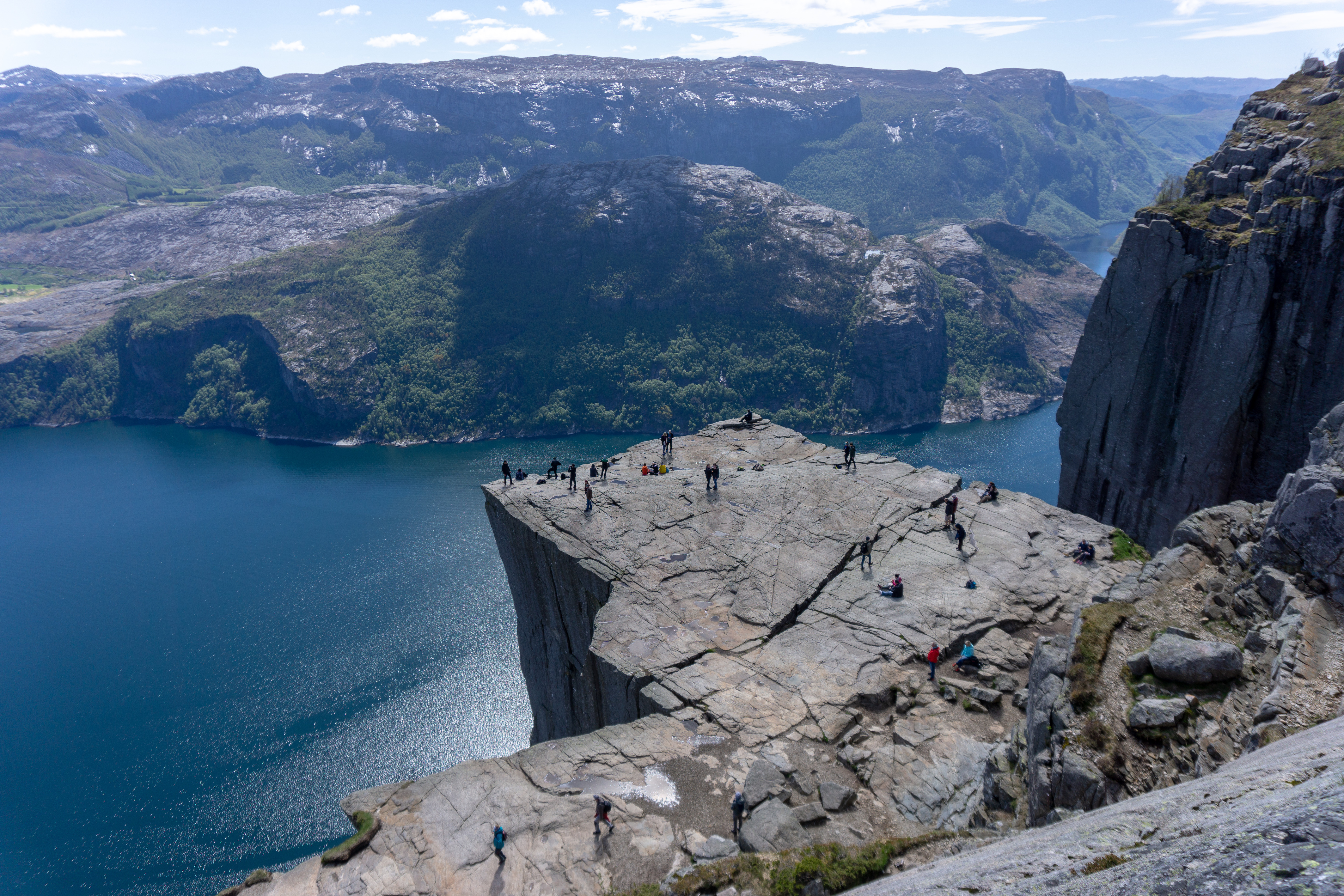 Pulpit Rock Off the Beaten Track - Preikestolen Hiking To